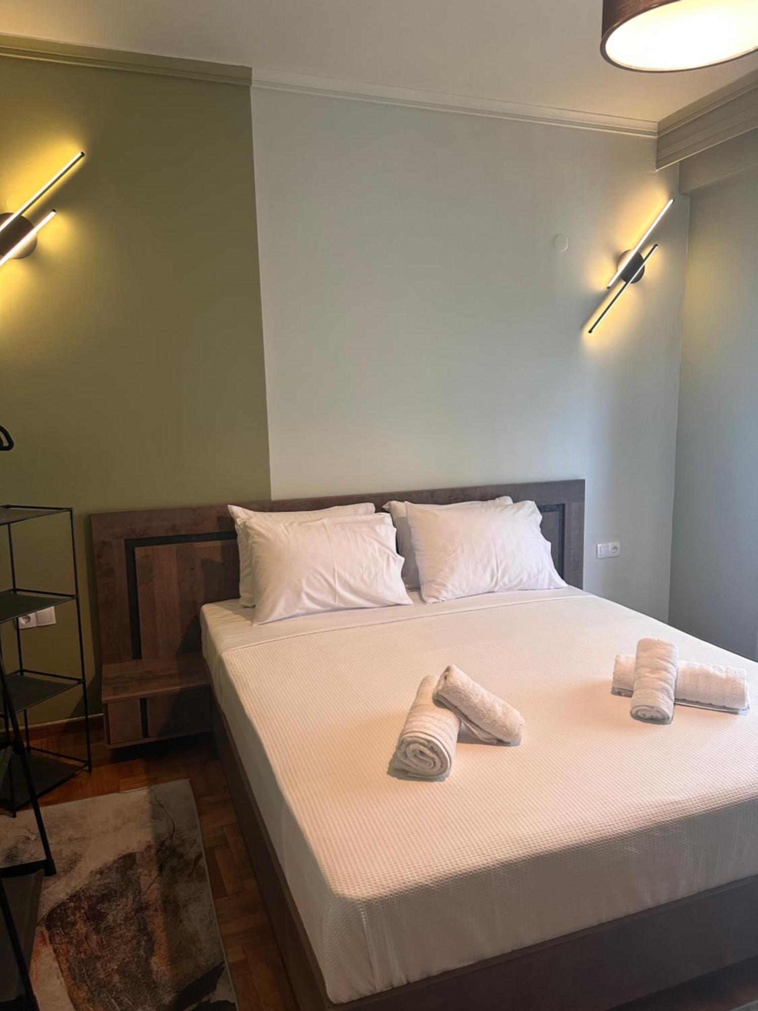 Emerald Suite Luxury Apartment In Tesalonika Bagian luar foto