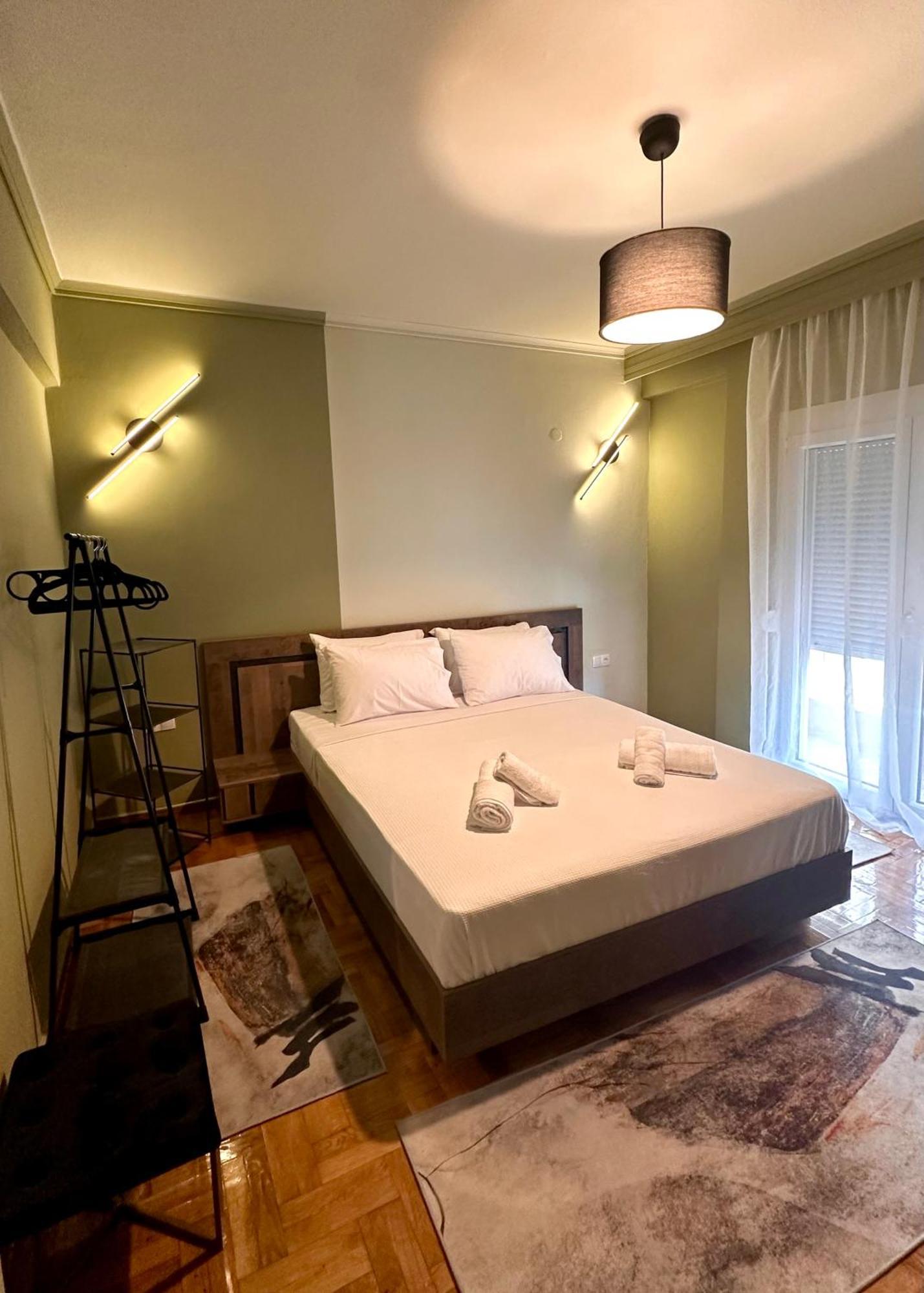 Emerald Suite Luxury Apartment In Tesalonika Bagian luar foto