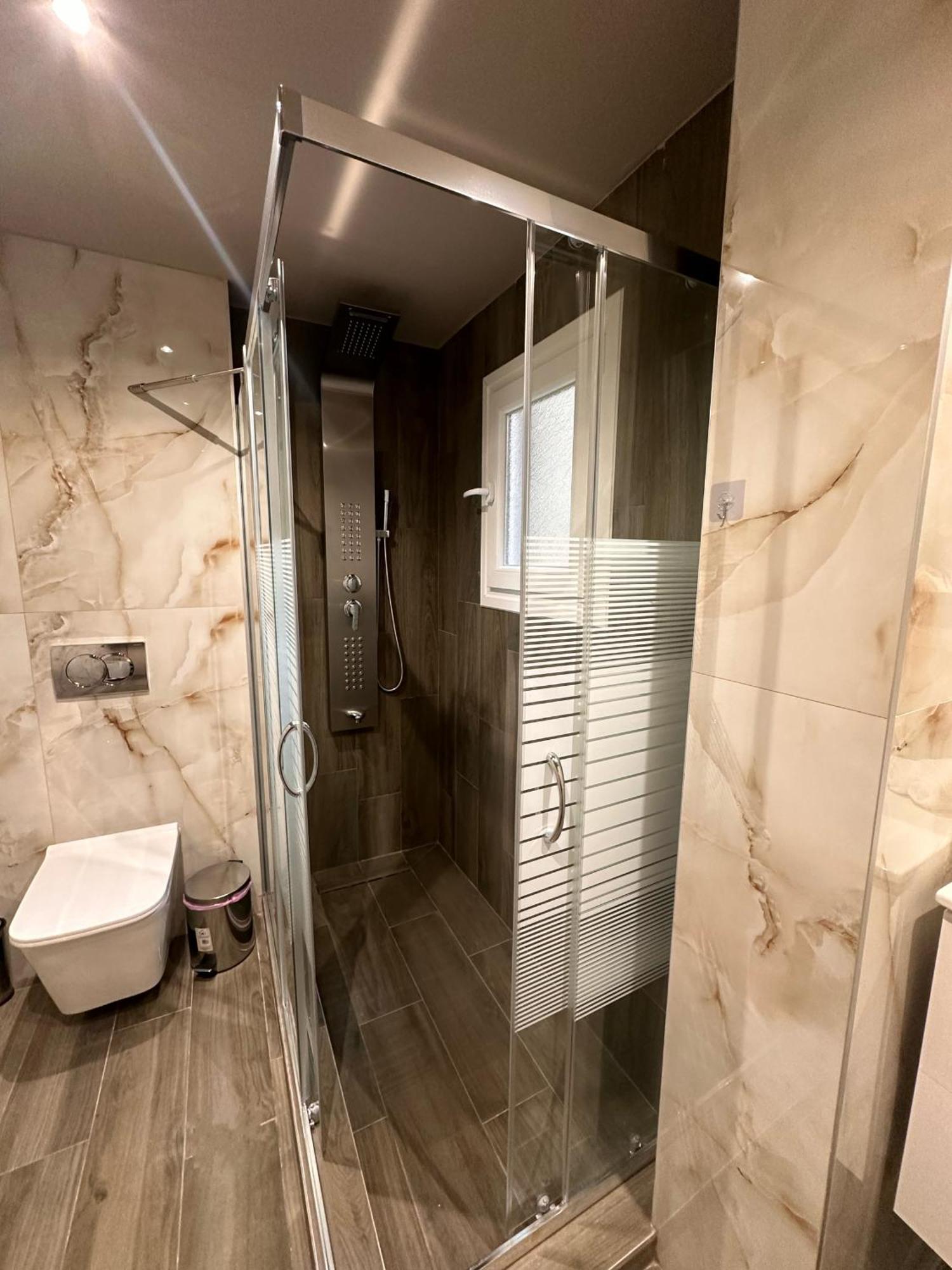 Emerald Suite Luxury Apartment In Tesalonika Bagian luar foto