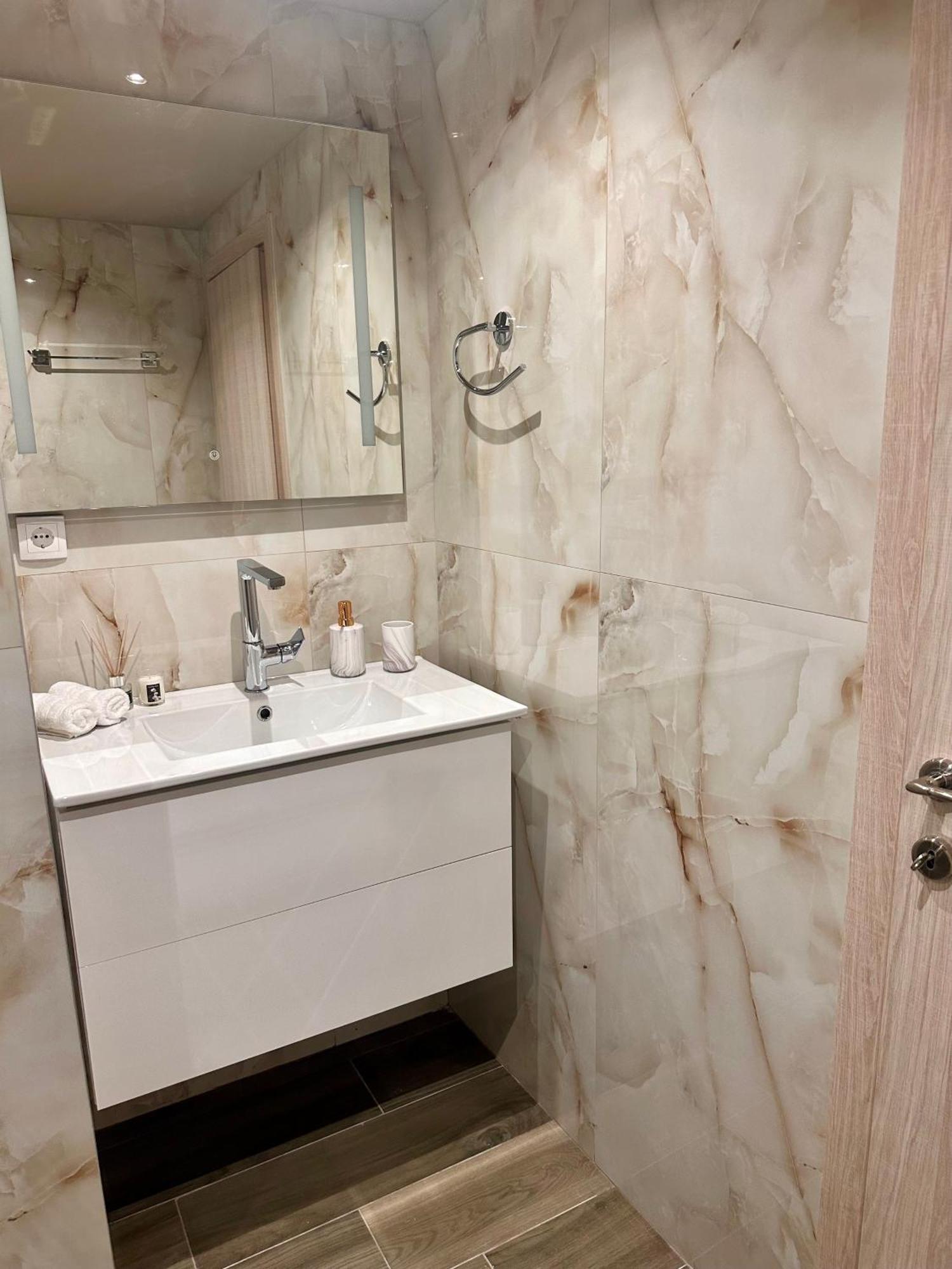 Emerald Suite Luxury Apartment In Tesalonika Bagian luar foto